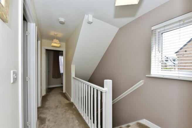 3 bed Semi-Detached for sale Image 6