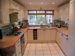 KITCHEN/BREAKFAST ROOM