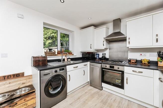 3 bed Town House for sale Image 11