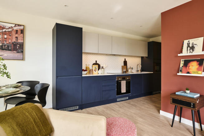 3 bed Apartment to rent Image 6