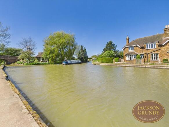 Long Buckby Wharf