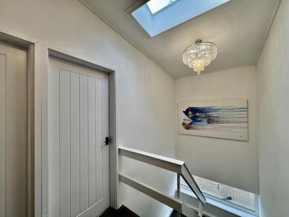 5 bed Detached to rent Image 12