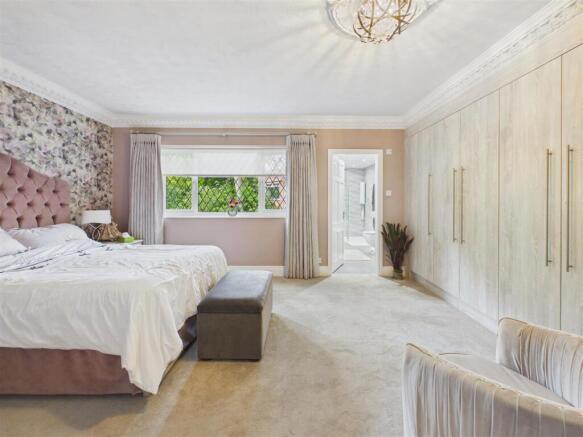 2 bed Detached Bungalow for sale Image 8