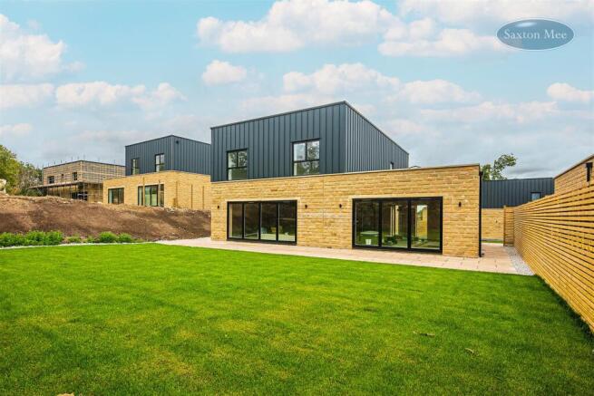 4 bed Detached for sale Image 11