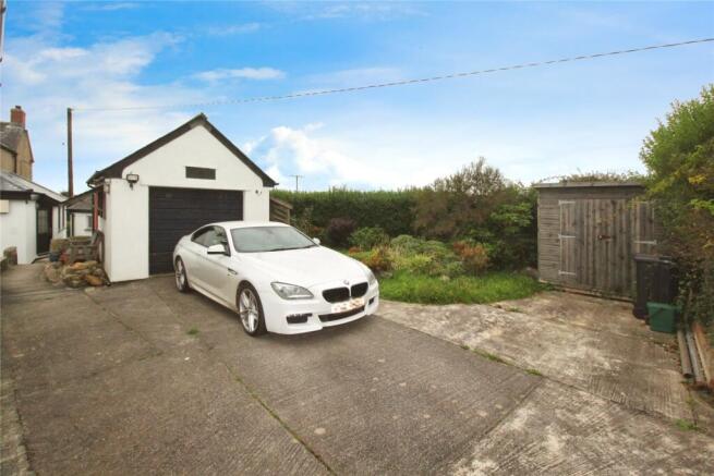 Garage & Parking