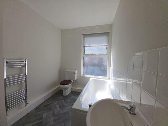 2 bed Flat to rent Image 7