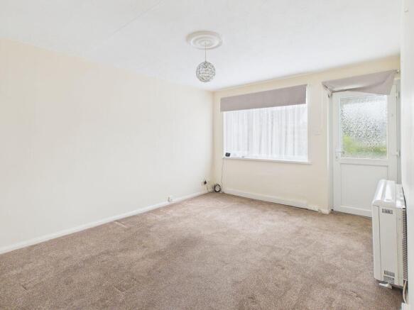 lounge/dining room