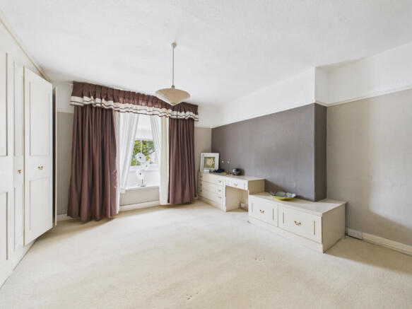 6 bed Semi-Detached for sale Image 12