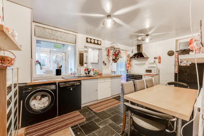 68 Wellingborough Road, Irthlingborough-22.jpg