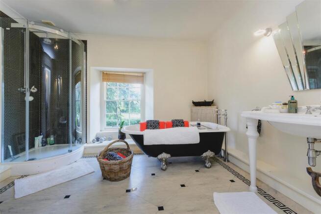 8309394-interior11v2.jpg