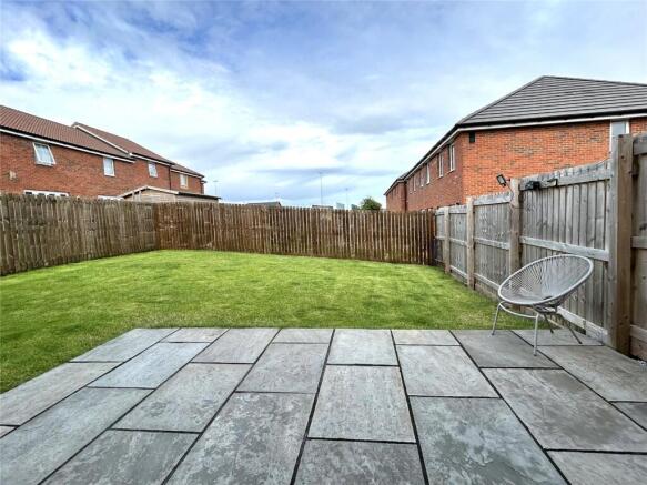 4 bed Detached to rent Image 10