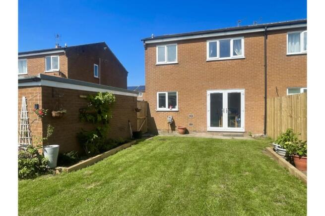 3 bed Semi-Detached for sale Image 12