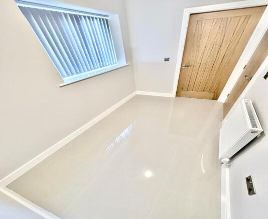3 bed Detached Bungalow to rent Image 8