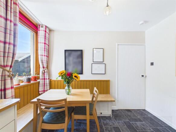 Kitchen / Dining