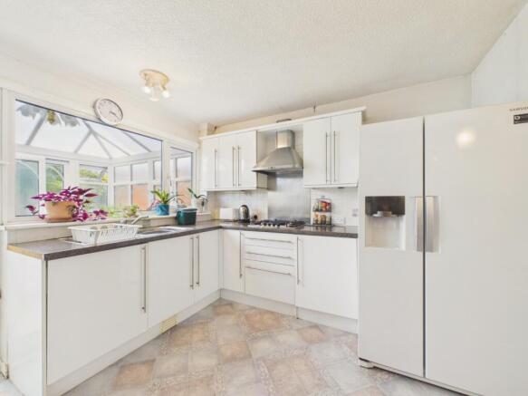 3 bed Semi-Detached for sale Image 6
