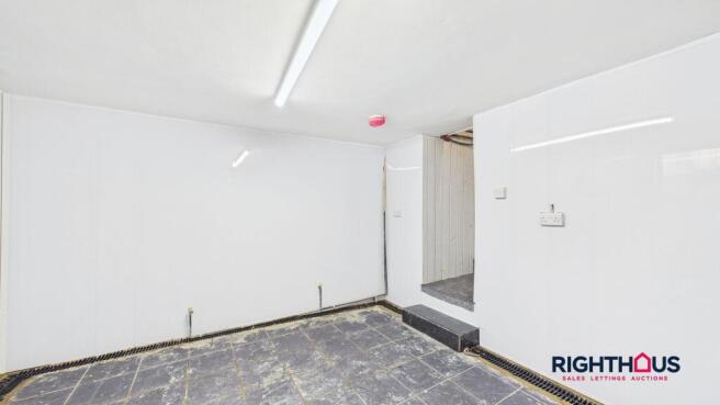 4 bed Terraced to rent Image 9