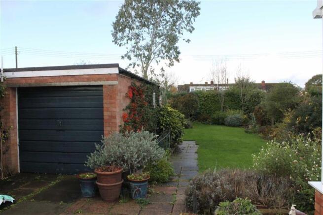 SINGLE GARAGE