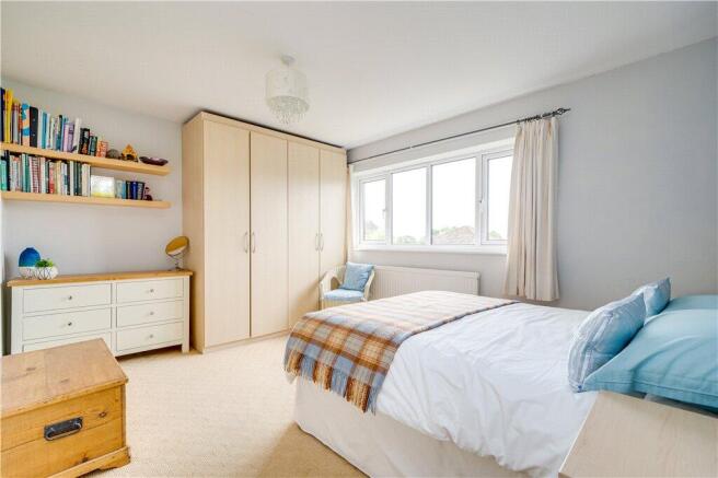 4 bed Detached for sale Image 12