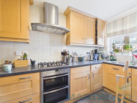 CAM01059G0-PR0358...