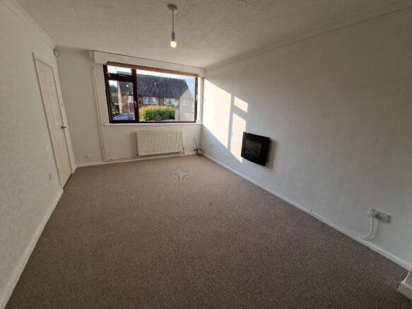 3 bed Semi-Detached to rent Image 6