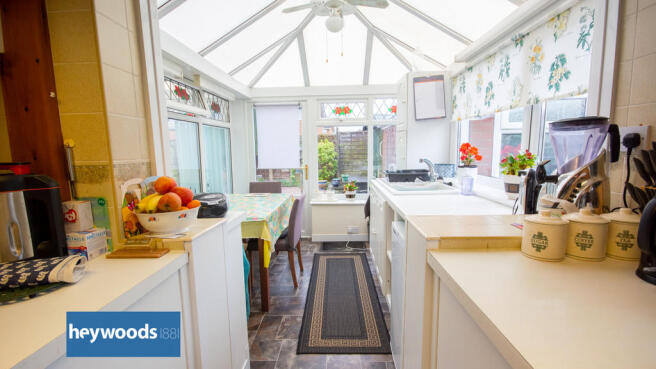 Fitted Kitchen/Di...