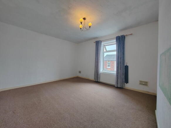 2 bed End of Terrace to rent Image 7