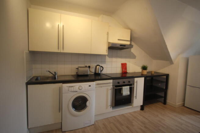 2 bed Flat to rent Image 7