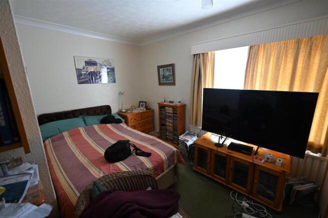 4 bed Detached Bungalow for sale Image 10