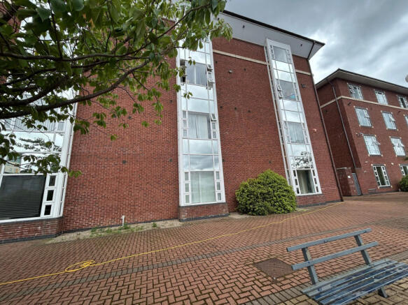 1 bed Apartment for sale Image 6