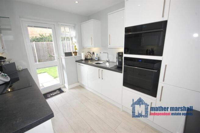Modern Fitted Kitchen