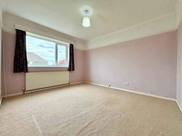 4 bed Detached for sale Image 11