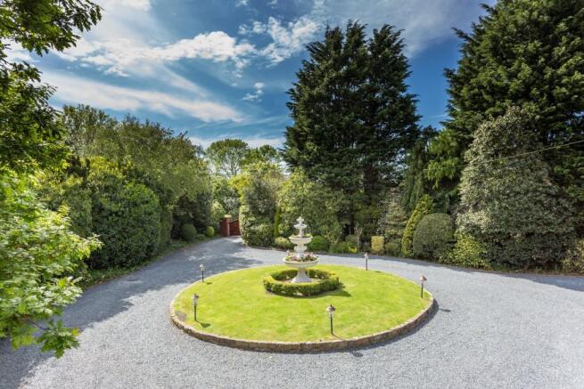 Entrance Driveway