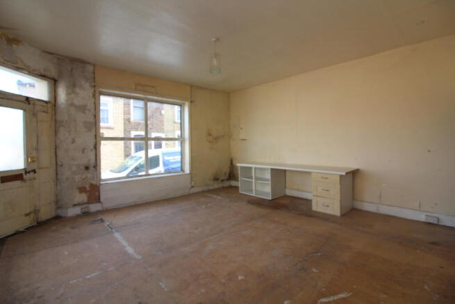 Lounge T202604081035.jpg