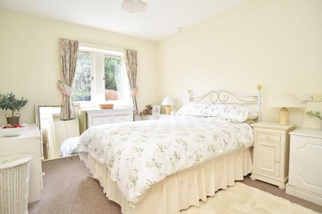2 bed Retirement Property for sale Image 6