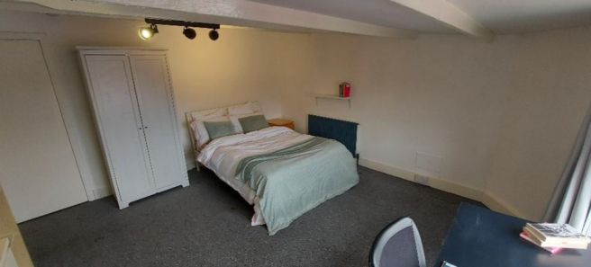 6 bed House to rent Image 10