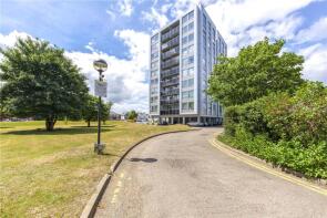62, Wellington Close, Walton-on-thames KT12 1BA