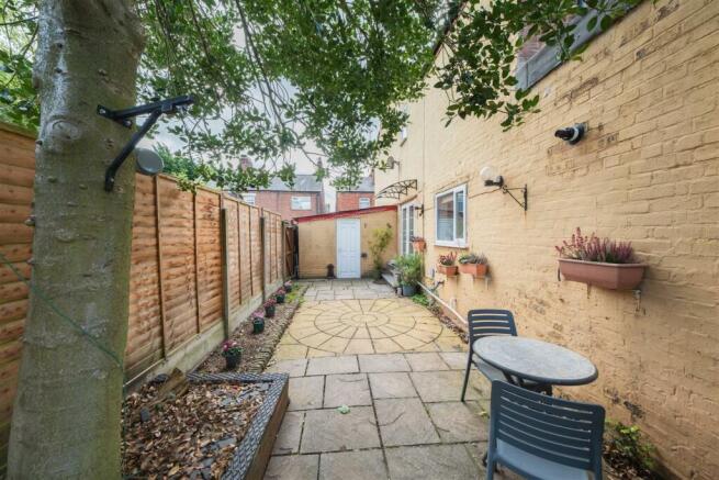 15 Beeston Street-025.jpg