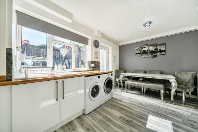 1434769-12-69c526...