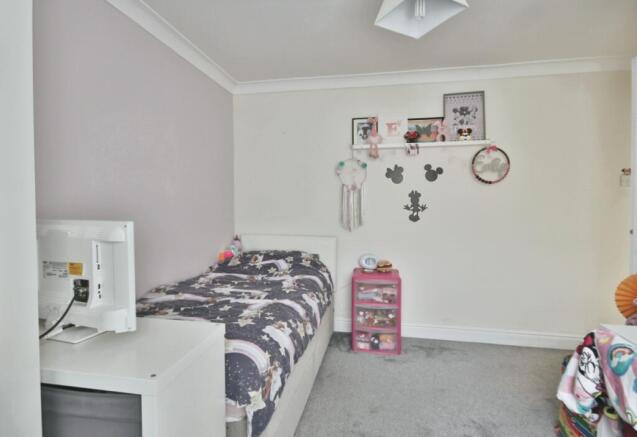 3 bed Terraced for sale Image 11