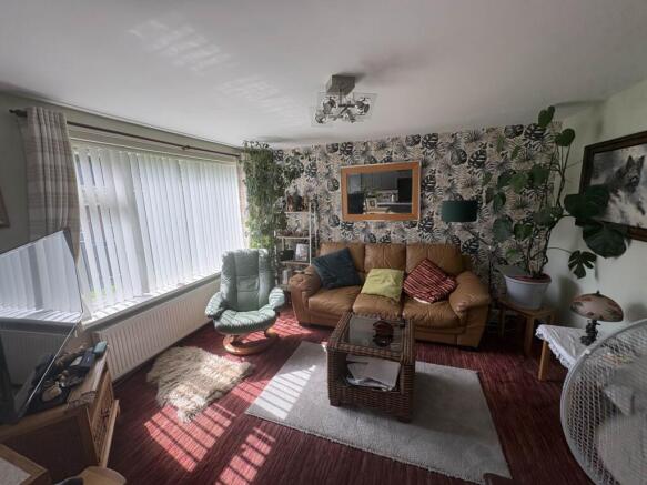 2 bed Flat for sale Image 5