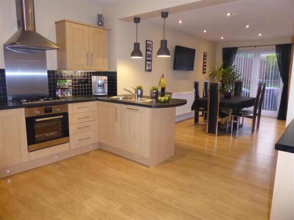 KITCHEN/DINER