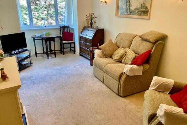 Lounge/dining room