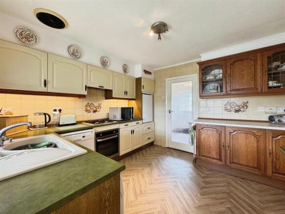3 bed Detached Bungalow for sale Image 11