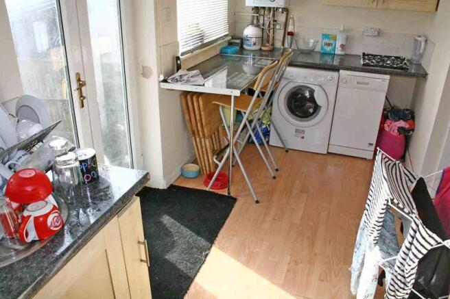 L-Shaped Kitchen