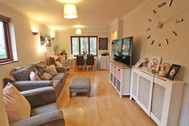 Livingroom.jpg