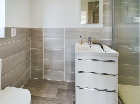 En-Suite To Master Bedroom
