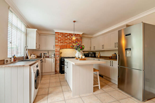 3 bed Semi-Detached for sale Image 4