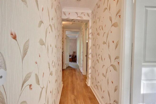 2 bed Apartment for sale Image 7