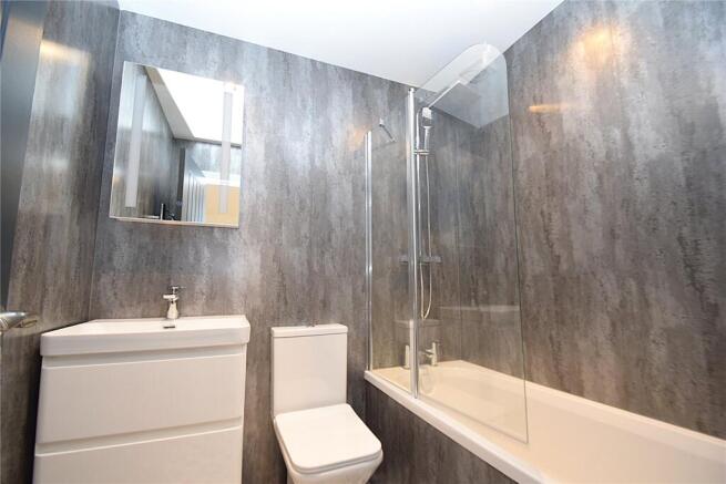 2 bed Maisonette to rent Image 8