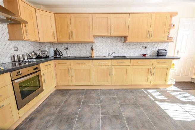 KITCHEN ASPECT TWO